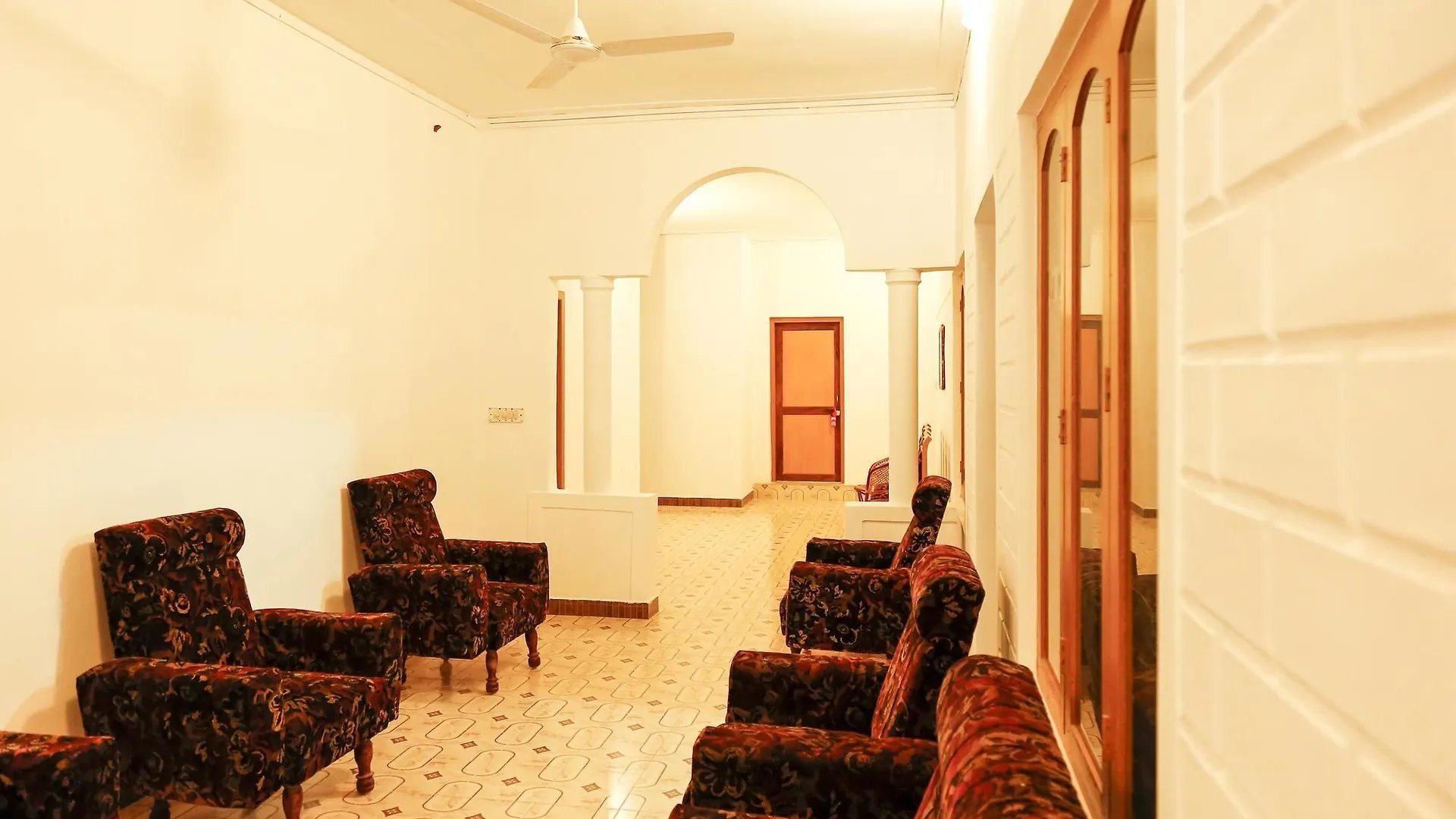 Oyo 7966 Pallivasal ムンナル ホテル